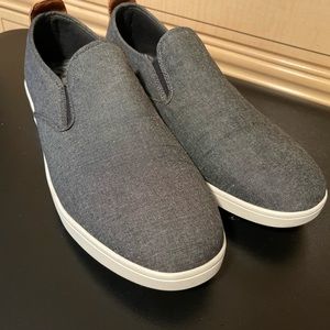 Steve Madden casual canvas shoes. Size 12. Light gray